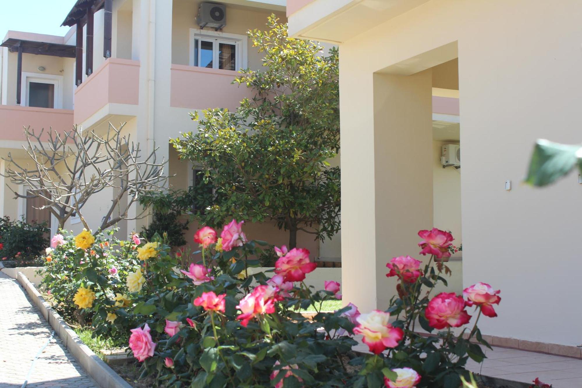 Evdokia Αpartments & Dimitra Village Agia Marina Exteriér fotografie